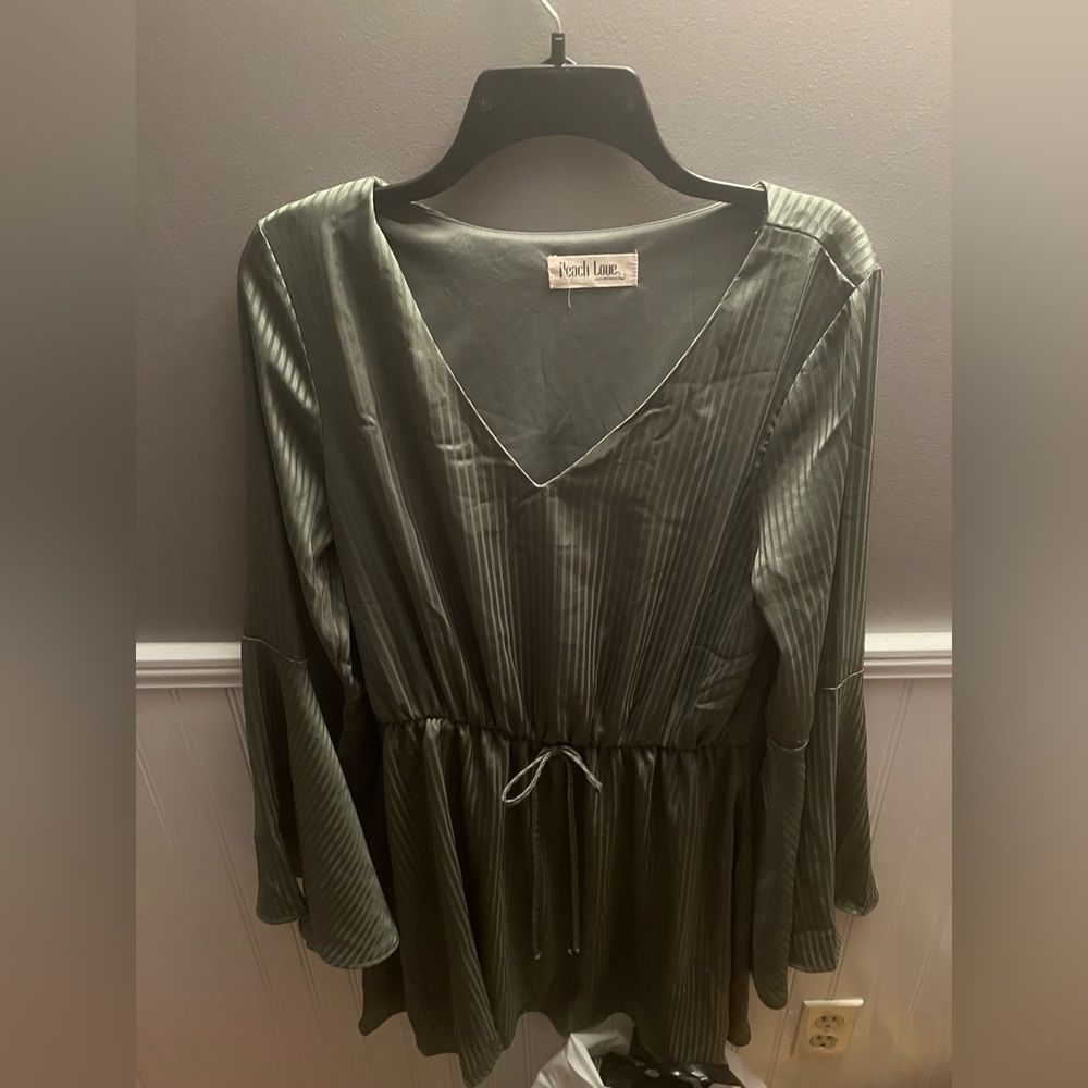 Women’s size large bell sleeve dress BNWOT